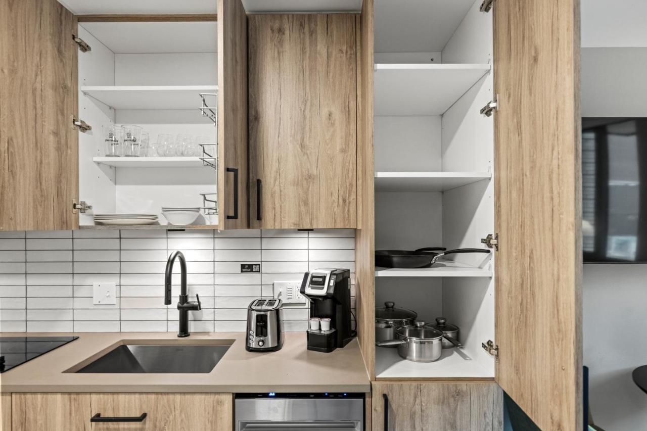 Coda On Half, A Placemakr Experience - Navy Yard *