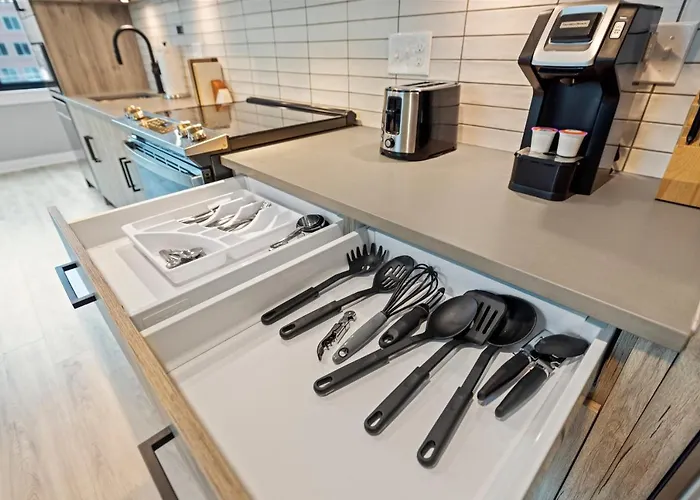 Coda On Half, A Placemakr Experience - Navy Yard