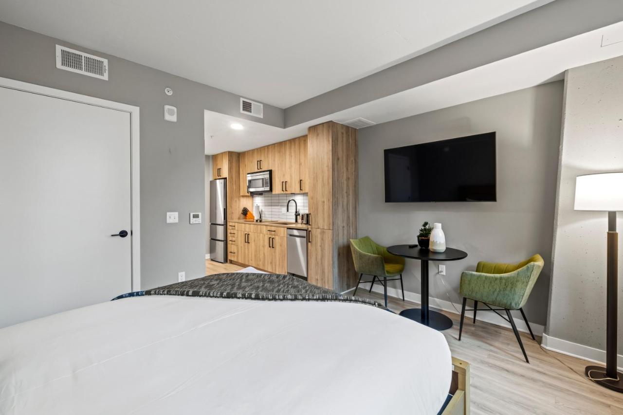 Coda On Half, A Placemakr Experience - Navy Yard
